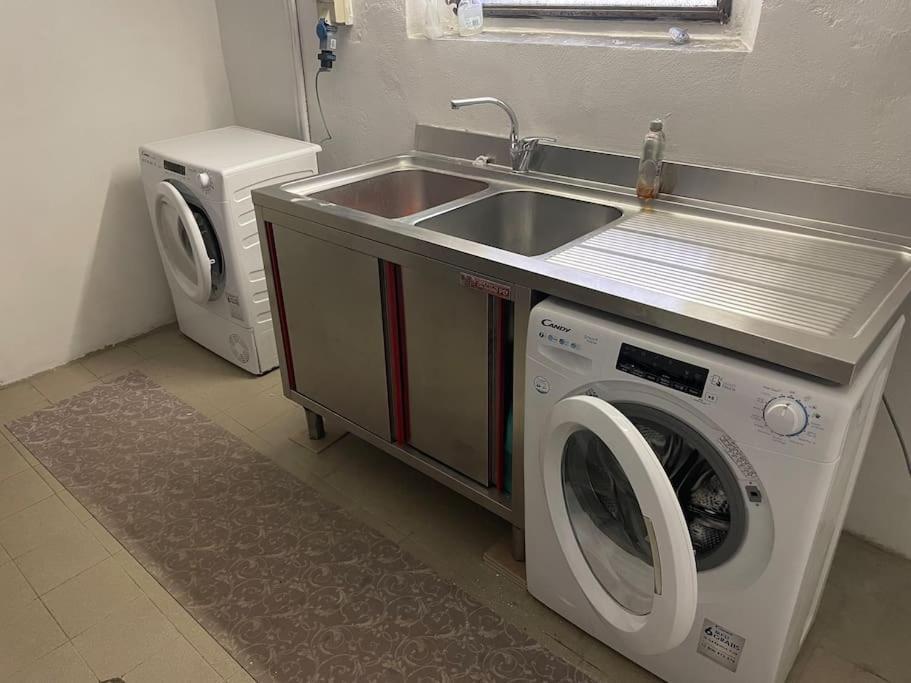 Cucchiari Suite 7B مودينا المظهر الخارجي الصورة